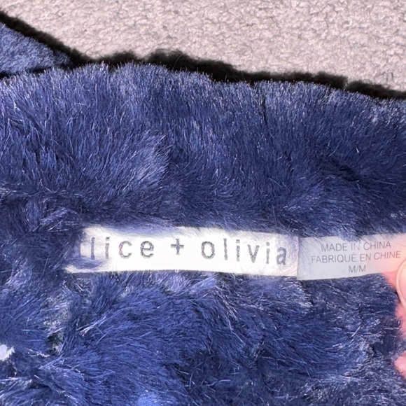 Women’s Medium Alice + Olivia Fawn Faux Fur Jacket Indigo Collarless Luxe Coat - Picture 6 of 7